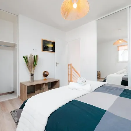 Des Violettes 8 Personnes Feriehus Granville