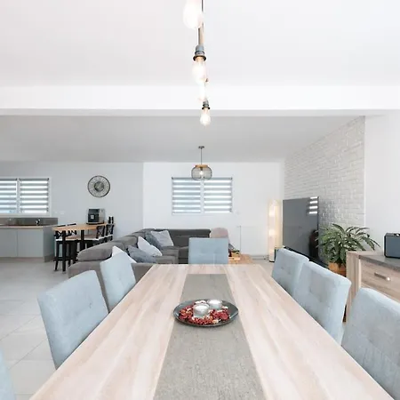Des Violettes 8 Personnes Feriehus Granville